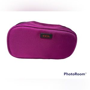 【TUMI Travel Amenity Accessories Bag - Color Purple